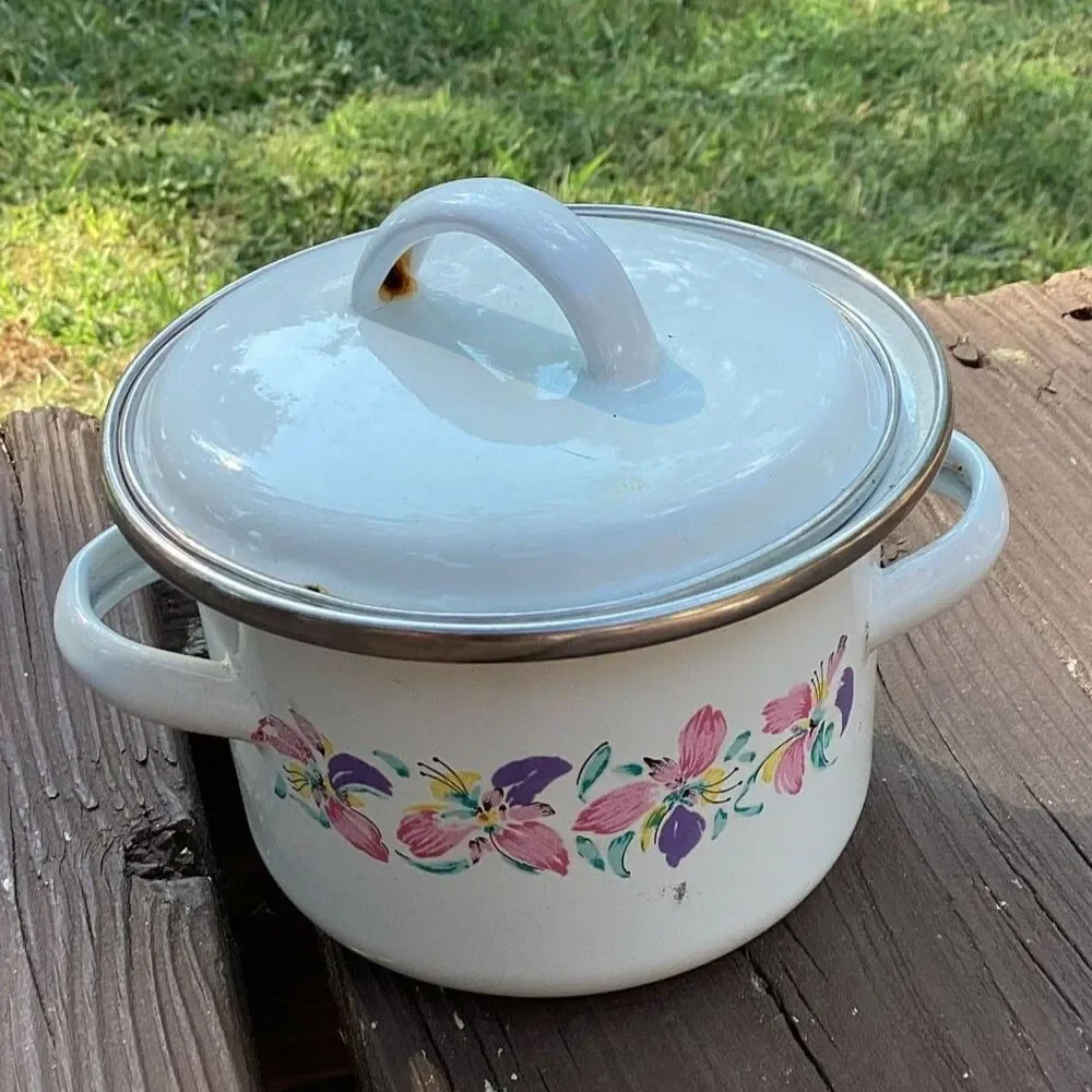 Vintage Enamel Pot with Lid Floral‎ Design Camping Cookware Kitchenware
